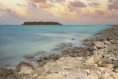 Long exposure shot of johnny cay in san andres island
