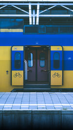 Amsterdam train doors