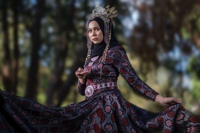 Woman malay wearing tradition dres