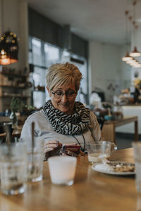 Coffee cup on table in cafe