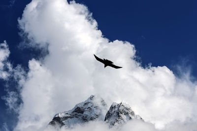 Low angle view of cloudy sky