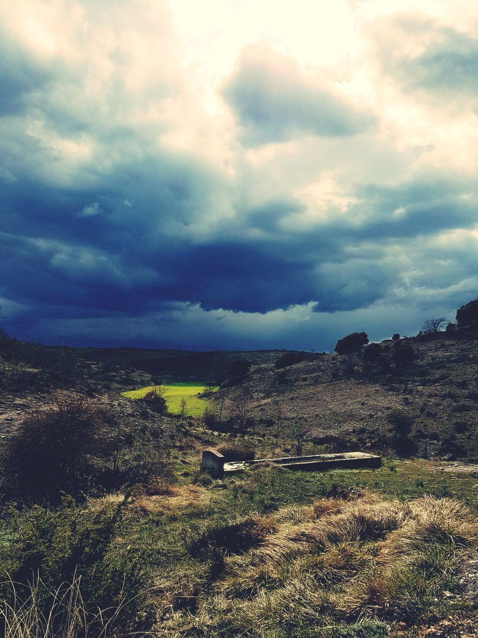 SCENIC VIEW OF LANDSCAPE AGAINST CLOUDY SKY