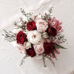 Close-up of red roses