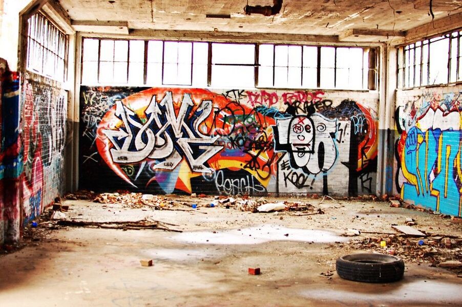 graffiti, art and craft, art, creativity, architecture, built structure, wall - building feature, abandoned, multi colored, indoors, street art, wall, damaged, deterioration, messy, mural, vandalism, run-down, building exterior, obsolete