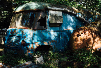 Old rusty car