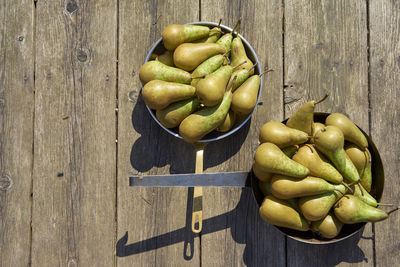 Directly above shot of pears in frying pan on table