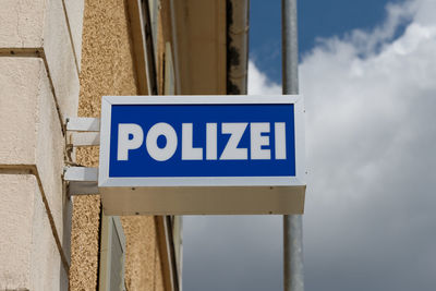 Germany police translation polizei