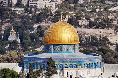 Dome of the rock in city