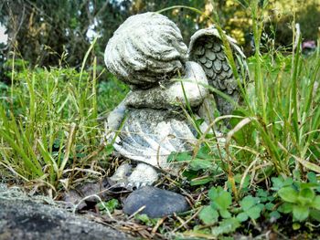 Stone sculpture on pebbles