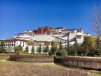 Bodala palace in tibet, home of dalai lama