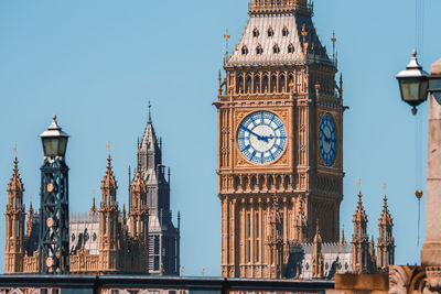 Big ben in city