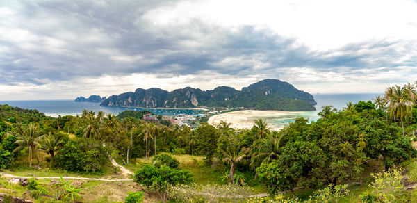 Scenic view of bay against sky