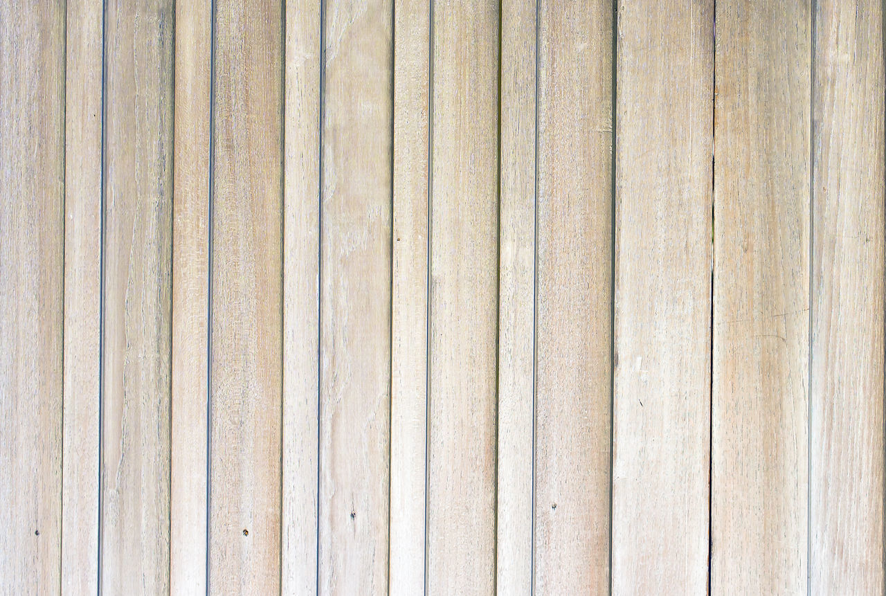 DETAIL SHOT OF WOODEN FENCE
