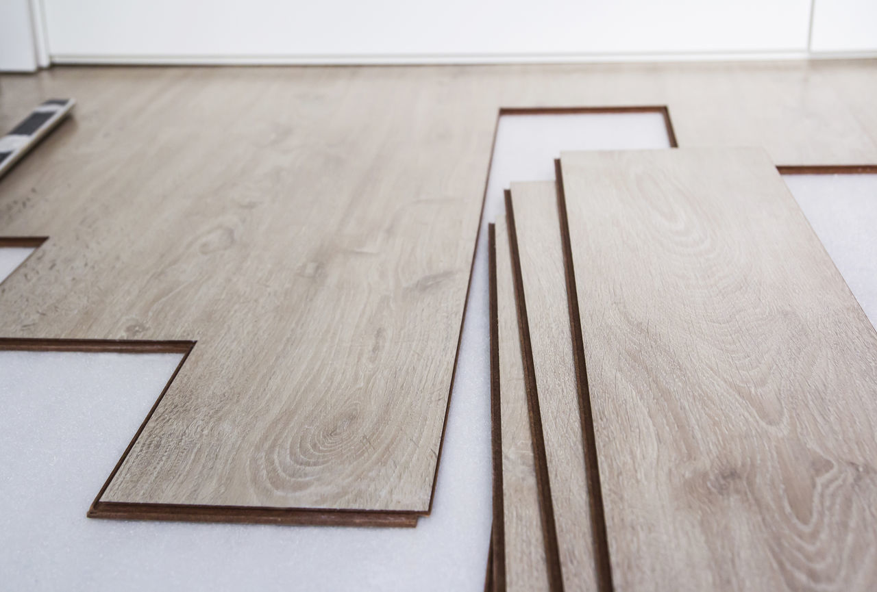 HIGH ANGLE VIEW OF PIANO ON TABLE