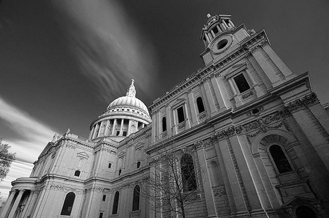 architecture, built structure, building exterior, low angle view, place of worship, religion, church, sky, cathedral, spirituality, dome, travel destinations, famous place, history, cloud - sky, tourism, travel, city