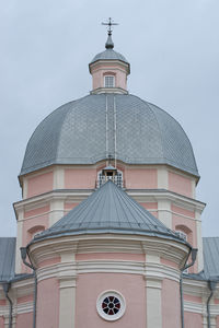 Church architecture symmetry 