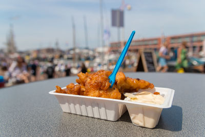 Delicious fried kibbling fish and sauce at scheveningen harbor 