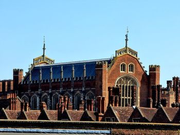 Hampton court palace