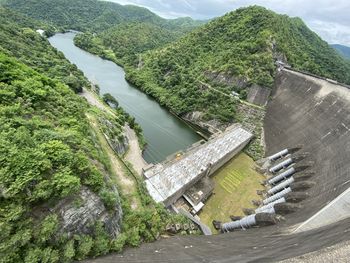 dam