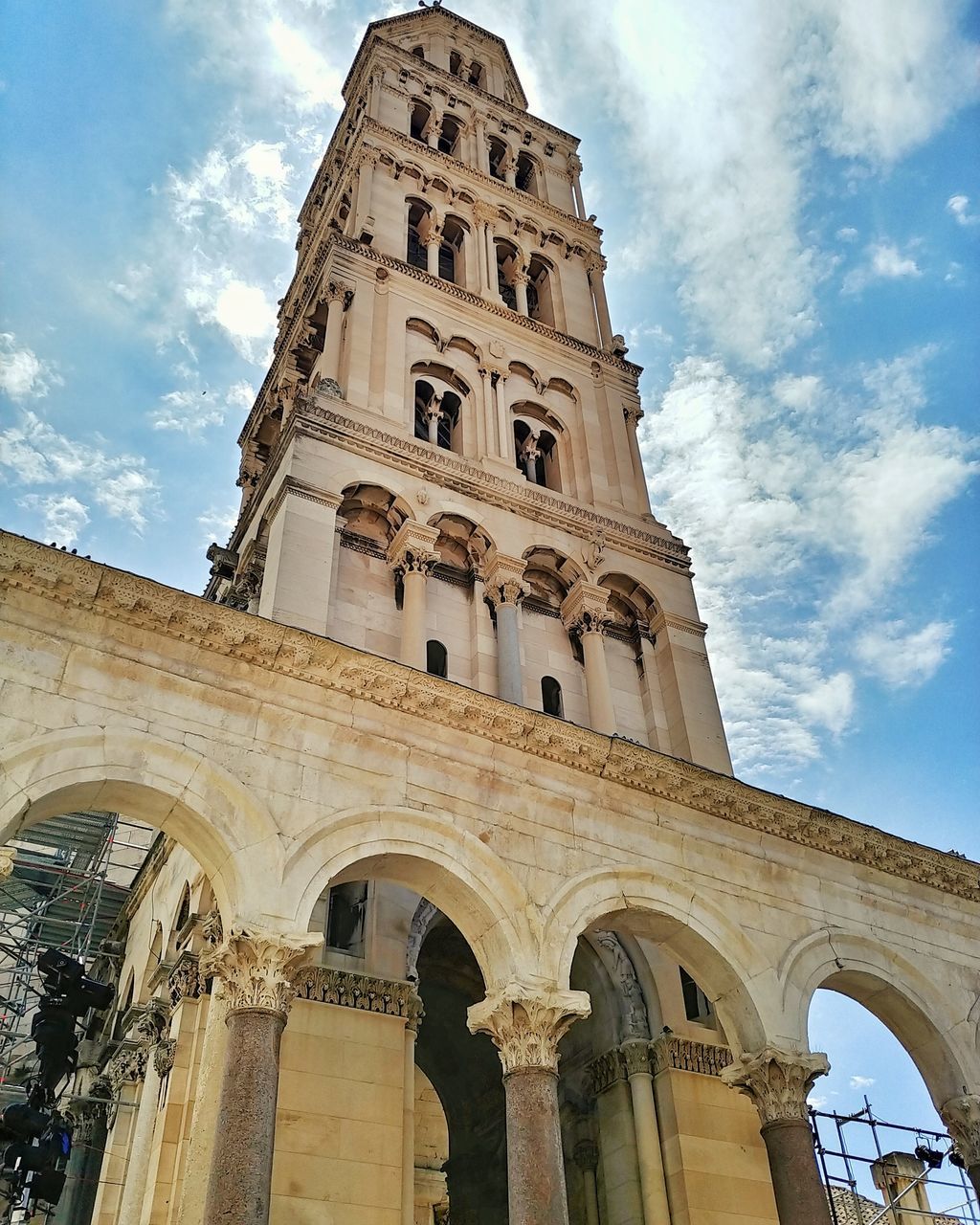 LOW ANGLE VIEW OF CATHEDRAL AGAINST SKY