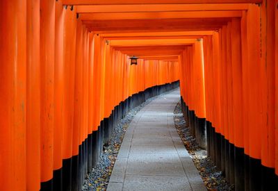 Narrow pathway along pillars