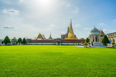 Wat phra kaew is the most important buddhist temple in thailand. 