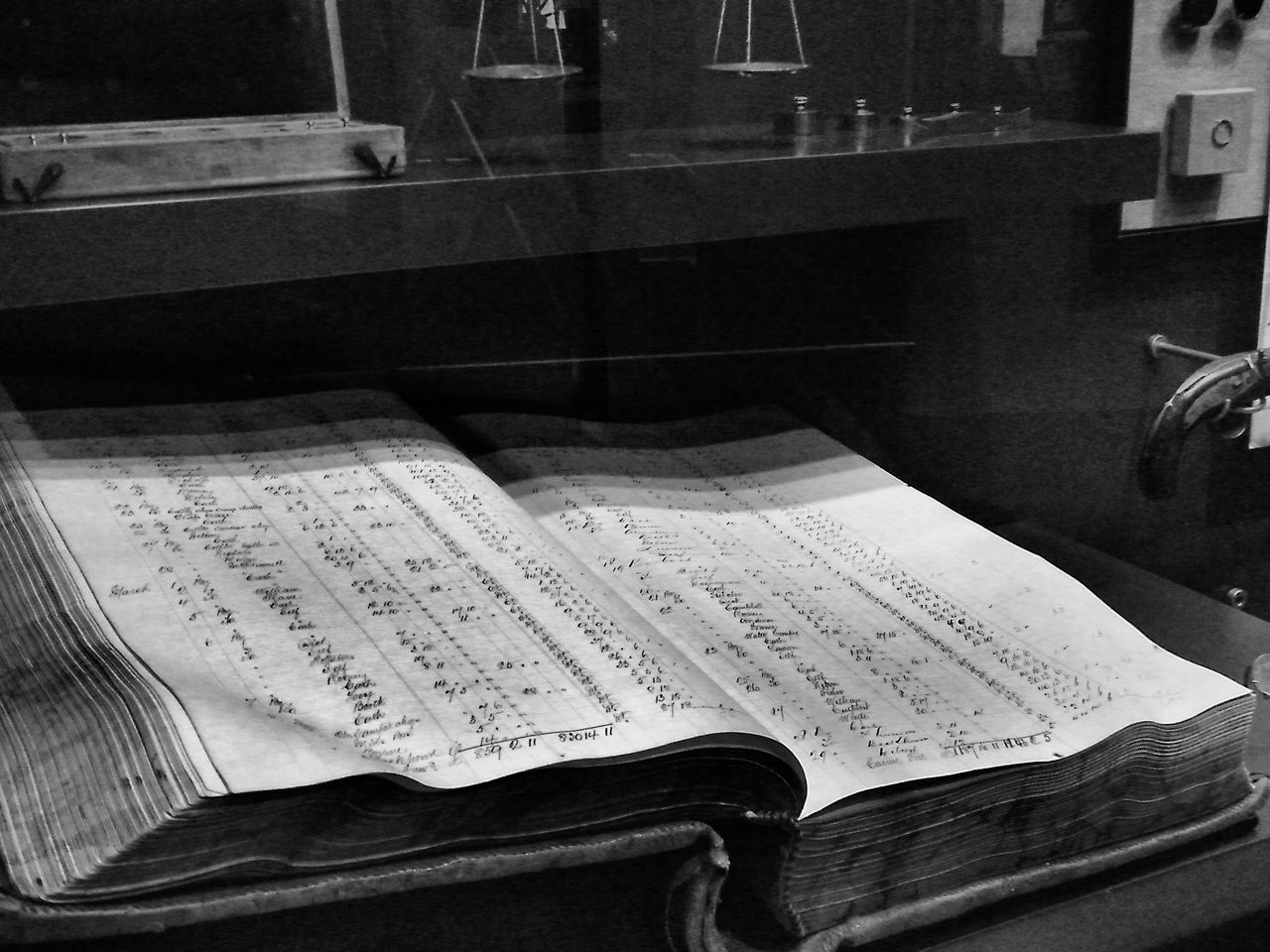 CLOSE UP OF PIANO IN SUNLIGHT