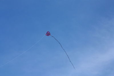 Photographing a kite colorful in the sky 