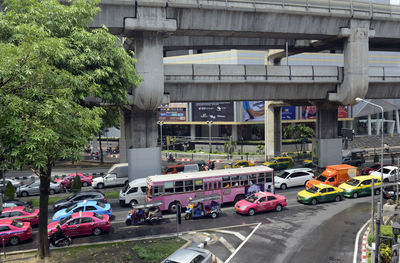 Vehicles on road during rush hours in city