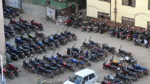 Row of objects in row