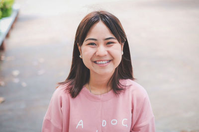 Portrait of a smiling young woman