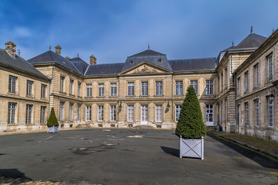 Soissons city hall built by architect jean-francois advyne, between 1772 and 1775