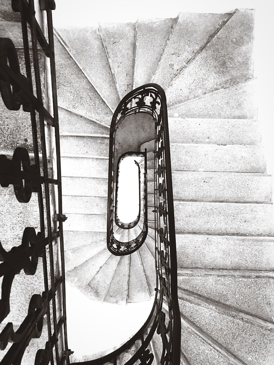 HIGH ANGLE VIEW OF STAIRCASE