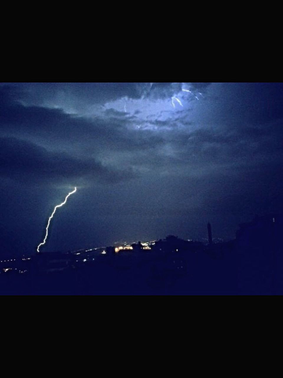 lightning, night, thunderstorm, sky, power in nature, outdoors, illuminated, electricity, storm, forked lightning, nature, no people, beauty in nature, storm cloud, astronomy