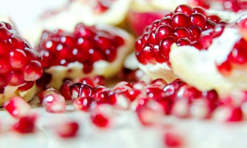 Close-up of pomegranate seeds in plate