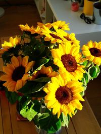 Close-up of yellow flowers