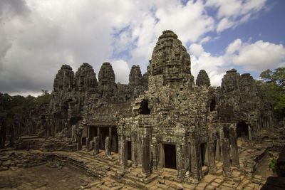 Old ruins of building against sky