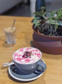 Beetroot latte art 