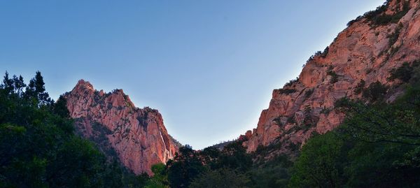 Kanarraville falls views  hiking trail waterfall kanarra creek canyon zion national park, utah, usa.