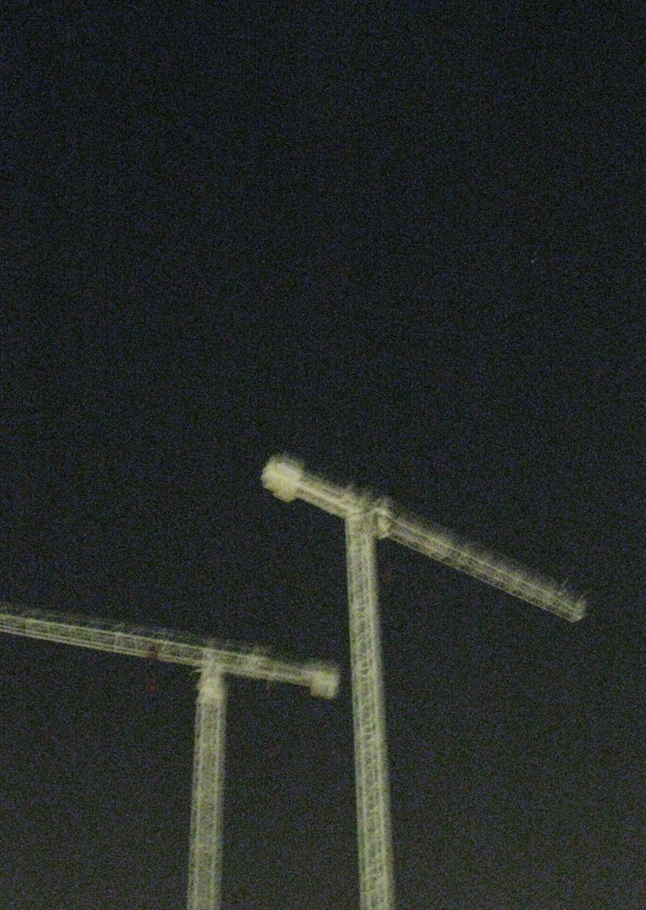 White black crane cranes night sky skies city london photos photo fotos foto photography photographer photograph documentary reportage taking photos street photography fil digital camera