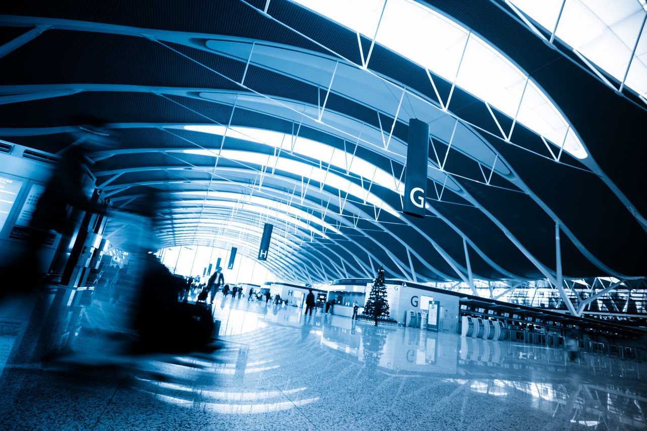 BLURRED MOTION OF RAILROAD STATION