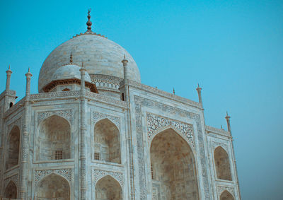 The beautiful taj mahal