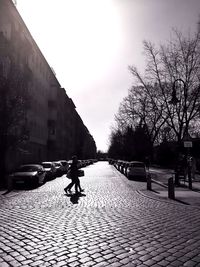 Narrow walkway along buildings