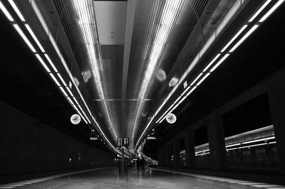 Underground underground walkway