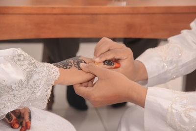 Close-up of woman hand