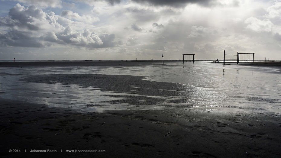 water, sea, tranquil scene, scenics, tranquility, sky, cloud, beach, beauty in nature, calm, cloud - sky, nature, coastline, seascape, shore, ocean, cloudy, day, solitude, outdoors, majestic, horizon, non-urban scene, no people, wave, remote, waterfront