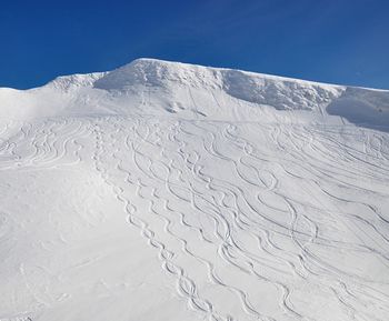 Ski tracks 