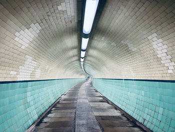 Diminishing perspective in a tunnel