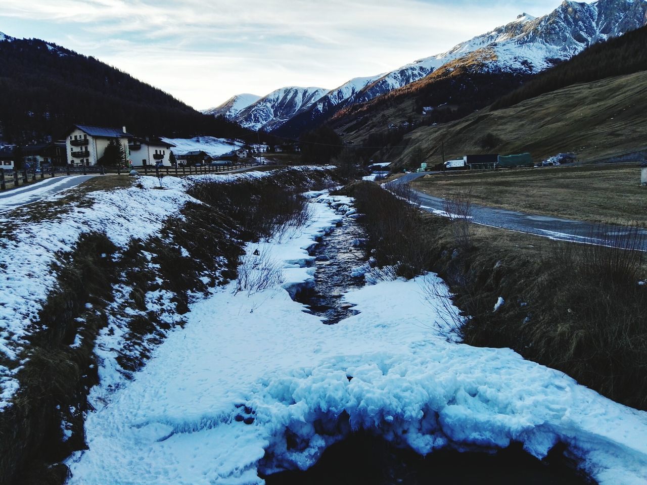 snow, winter, cold temperature, mountain, season, mountain range, snowcapped mountain, weather, frozen, tranquil scene, beauty in nature, scenics, sky, tranquility, nature, covering, landscape, house, non-urban scene, built structure