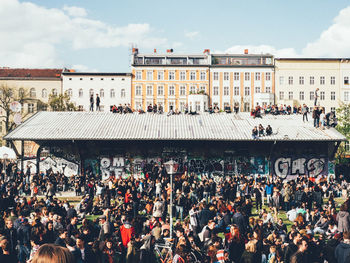 Crowd in görlitzer park during may day 2015 in berlin 